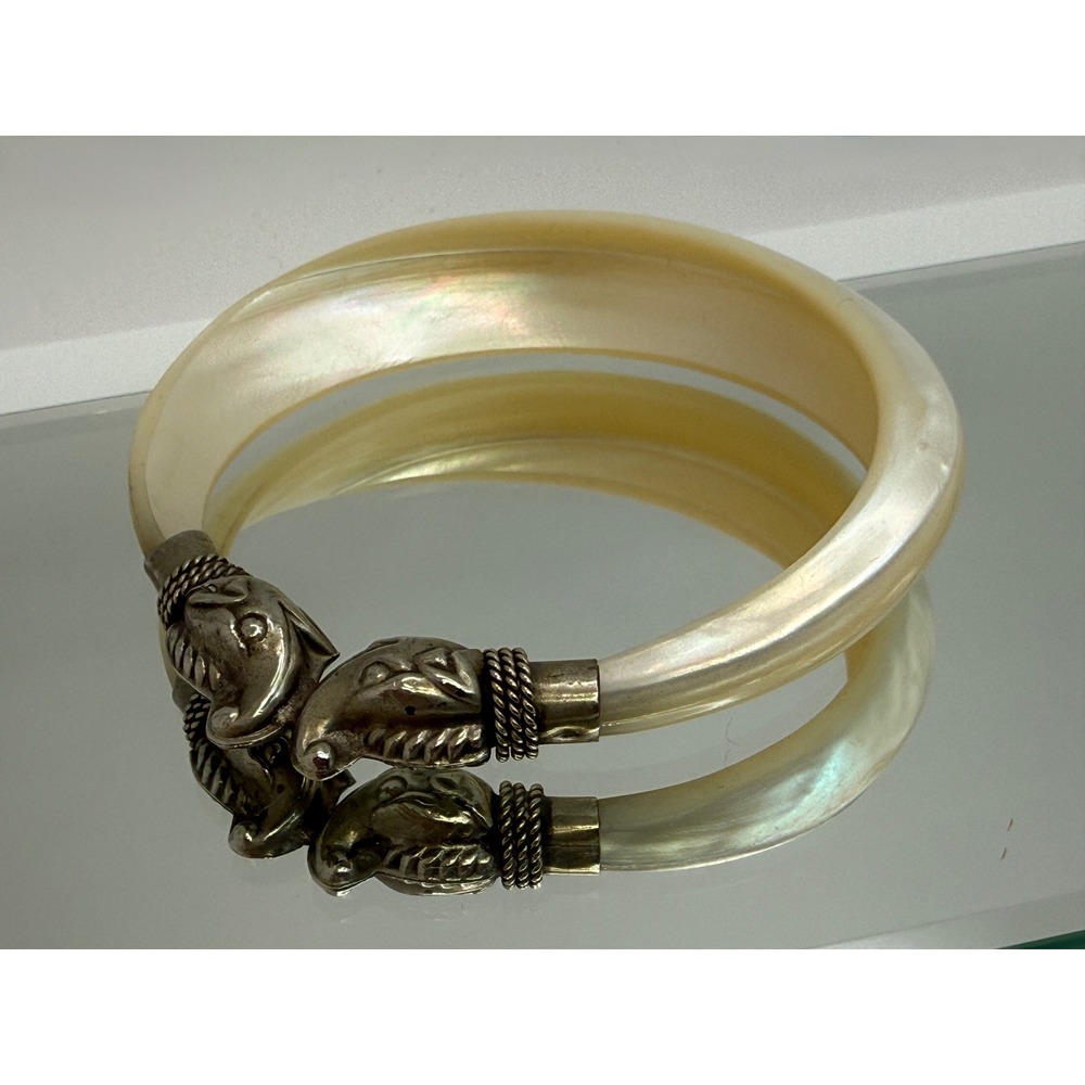 * Vintage Mother of Pearl Shell Bangle Bracelet Elephant Head Silver Plated Boho - Picture 7 of 14